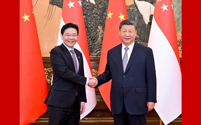 習近平會見新加坡總理黃循財